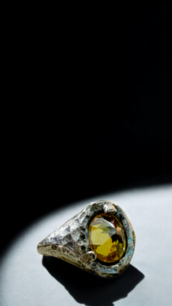 Scratched ring  with stone - Image 3